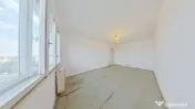 Apartament spatios cu 3 camere de vanzare - Aurel Vlaicu, Ar 