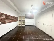 Apartament cu 2 camere + 47 mp teren in proprietate in Centr 