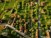 Casa familiala cu: teren 2.822 mp intravilan, sauna, atelie 