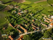 Casa familiala cu: teren 2.822 mp intravilan, sauna, atelie 