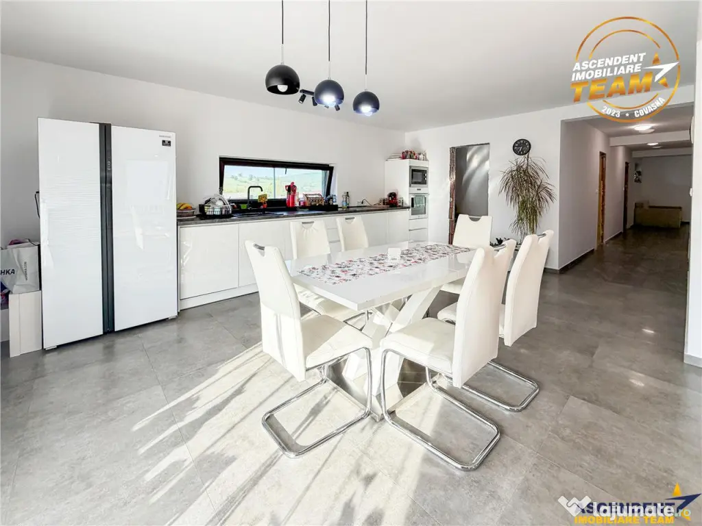 Casa noua, spatioasa, panorama superba, Benedek Mezo, Sfantu - Sfantu Gheorghe (Covasna)