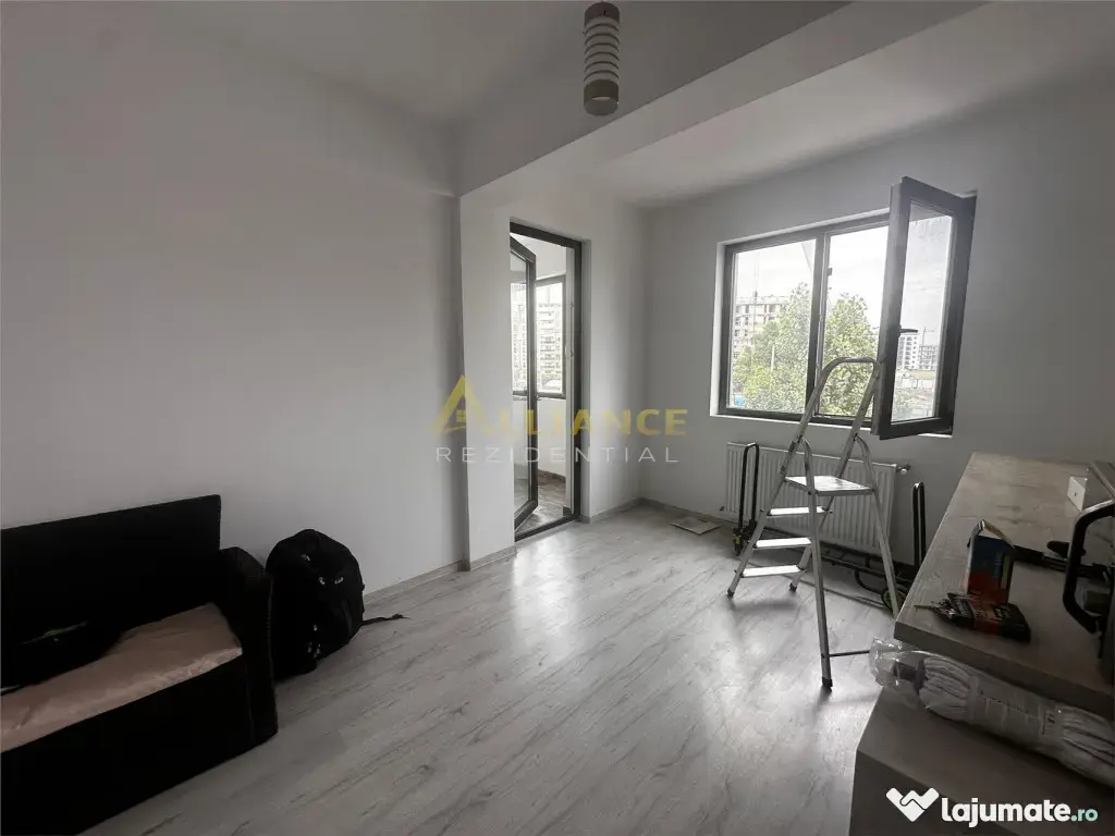 închiriez apartament