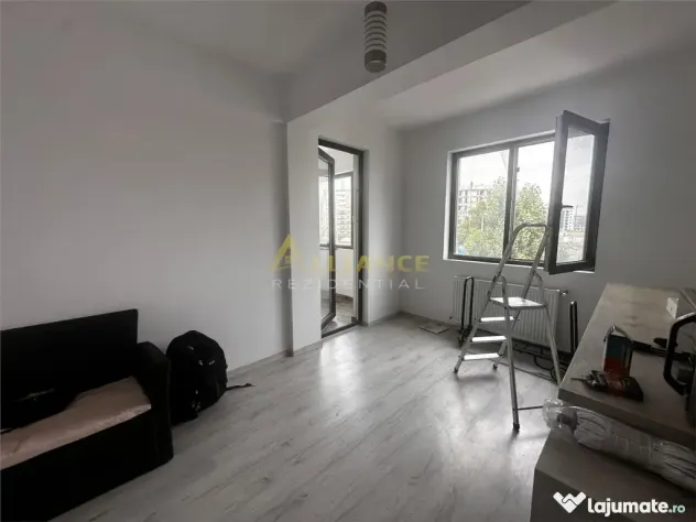 închiriez apartament