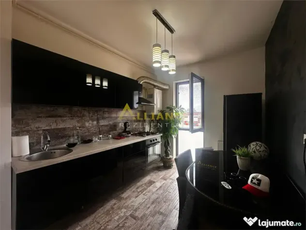 închiriez apartament