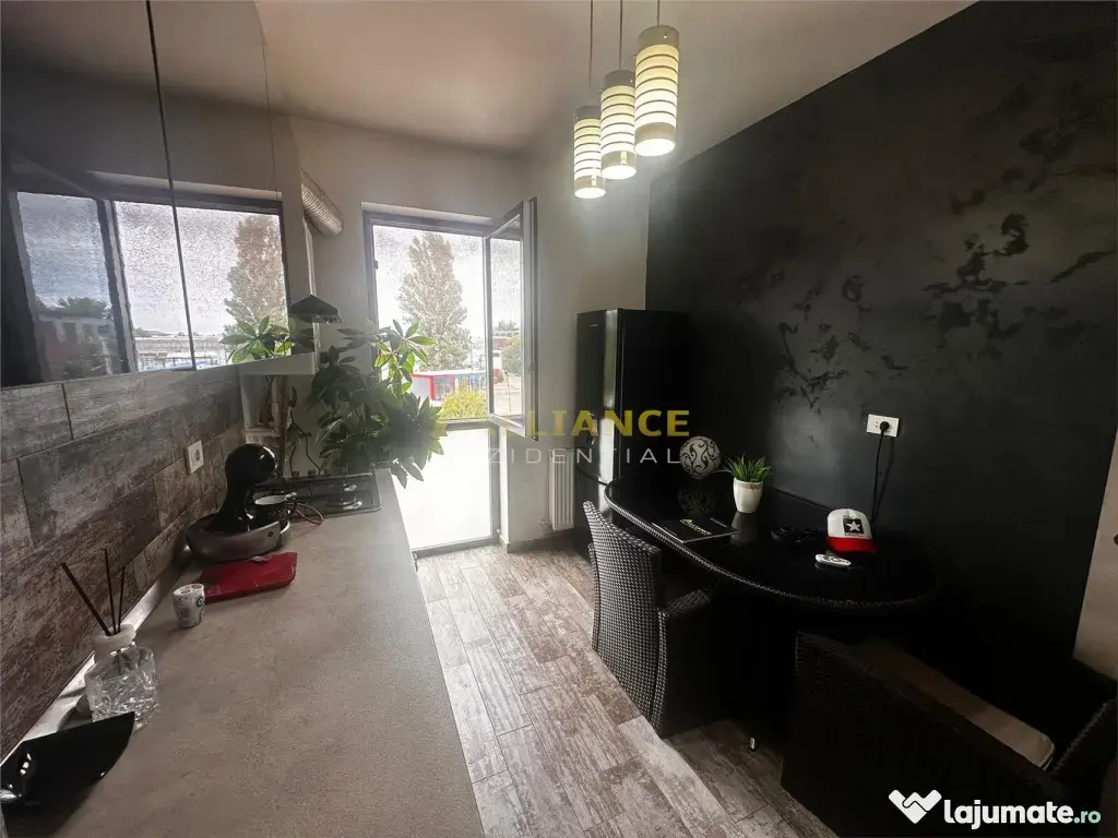 închiriez apartament