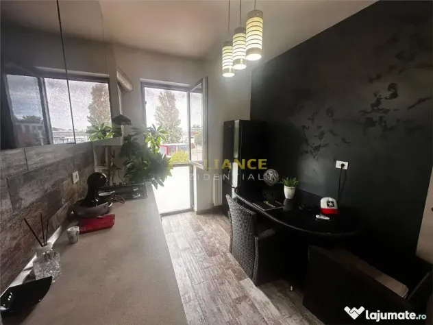 închiriez apartament
