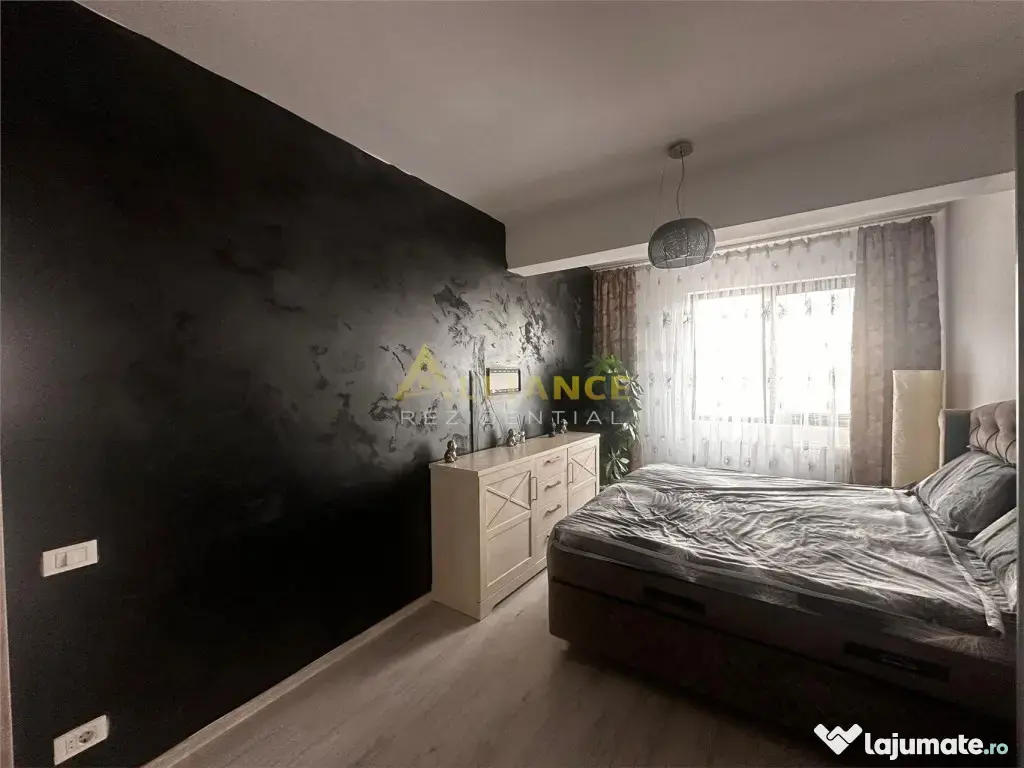 închiriez apartament