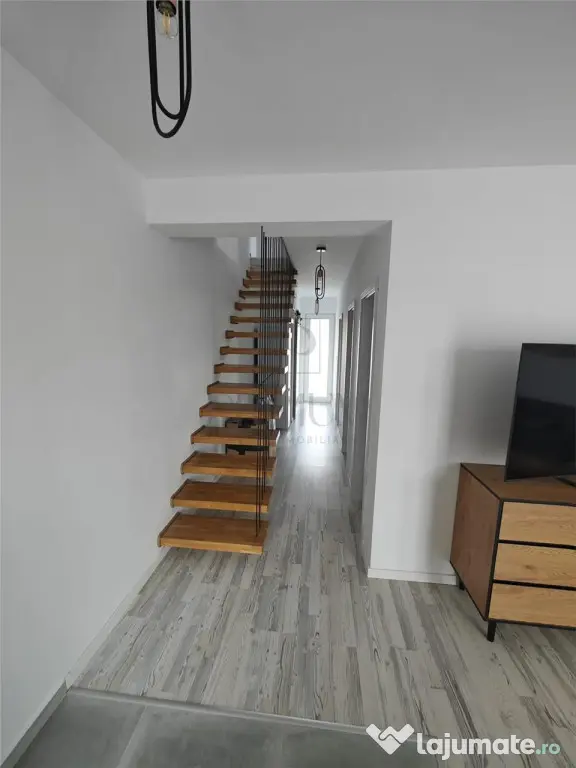 Duplex mobilat utilat - bucatarie inchisa - teren 400 mp - Mosnita Noua (Timis)
