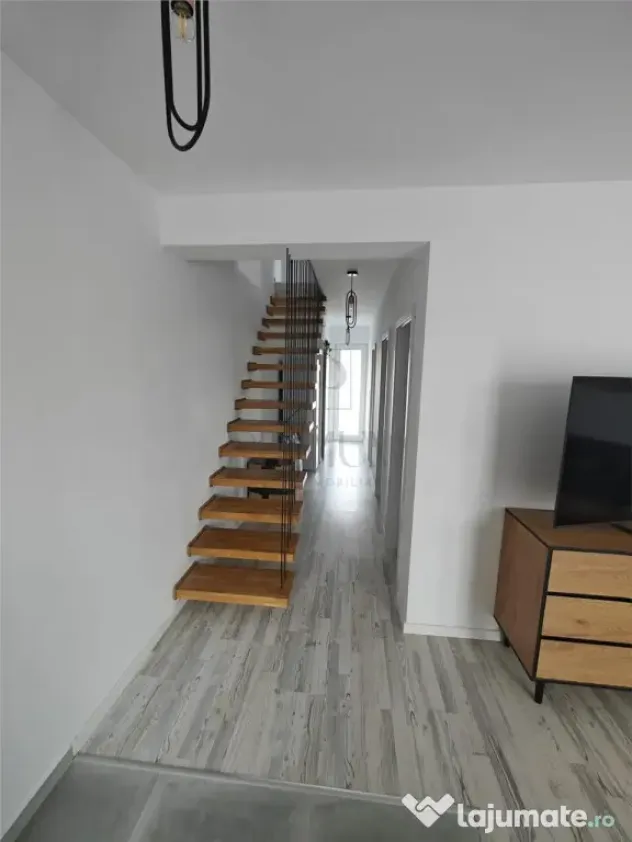 Duplex mobilat utilat - bucatarie inchisa - teren 400 mp - Mosnita Noua (Timis)