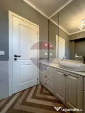 Apartament cu 2 camere, superfinisat, mobilat și utilat – ultracentral 