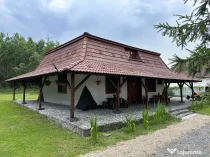 Cabana cu piscina - Lacul Surduc