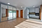 Garsoniera cu curte individuala in Poseidon Residence 