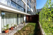 Garsoniera cu curte individuala in Poseidon Residence 