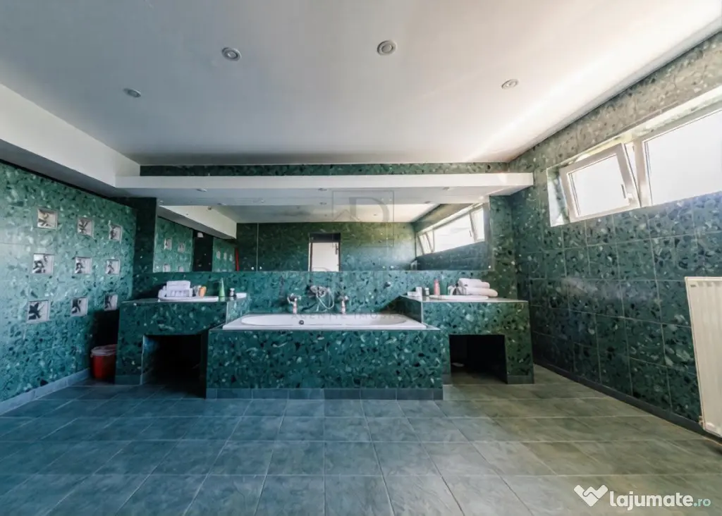 Proprietate 450 mp | Teren 1.000 mp | 7 camere | Piscina | I - Timisoara (Timis)