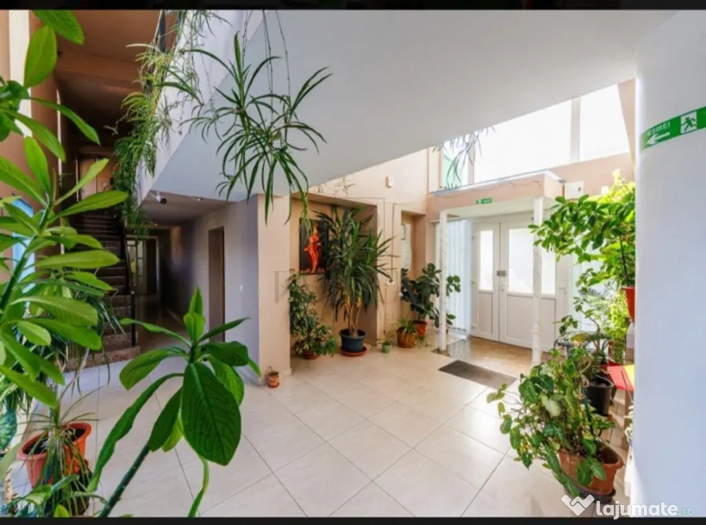 Proprietate 450 mp | Teren 1.000 mp | 7 camere | Piscina | I - Timisoara (Timis)