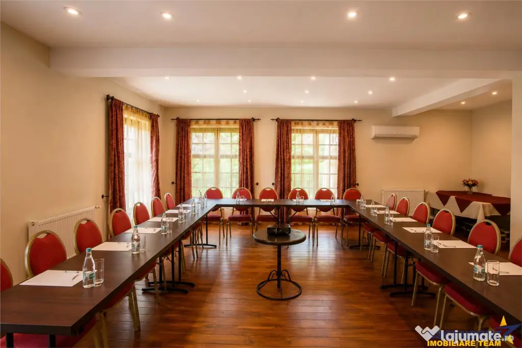 Resort montan cu: restaurant, wellness, 4.300mp teren, 5 min - Brasov (Brasov)