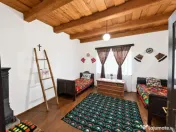 Gospodarie traditionala transilvaneana cu teren de 5.032 mp 