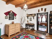 Gospodarie traditionala transilvaneana cu teren de 5.032 mp 