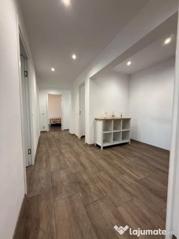 Apartament 3 camere 94 mp str Valeni Central Ploiești - Ploiesti (Prahova)