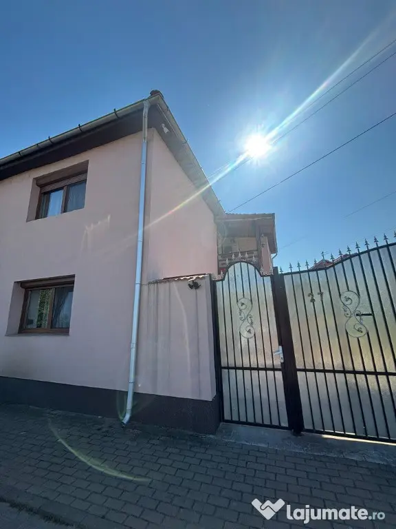 Vand casa impecabila - Orastie (Hunedoara)