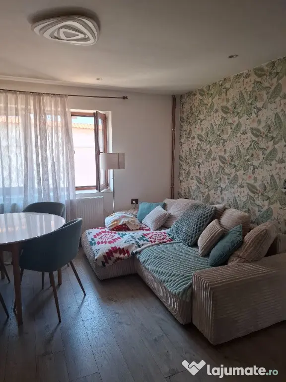 Vand casa impecabila - Orastie (Hunedoara)