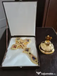 Cruce Metal cu Postament pentru Masa Altarului Relief 3 D