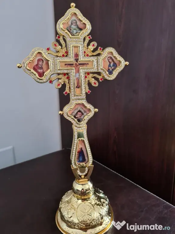 Cruce Metal cu Postament pentru Masa Altarului Relief 3 D