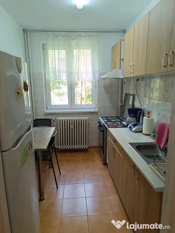 Inchiriez Ap 3 Cam Kaufland-Obor langa Bis Sf Dtru Renovat Mobilat Utilat