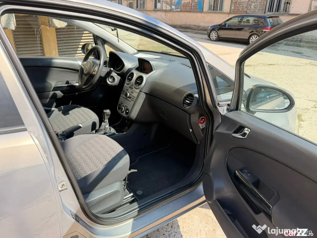 Opel Corsa D Facelift 2014 • 1.3 CDTI 75 CP • Euro 5 • 2 Chei - Bucuresti (Bucuresti-Ilfov)