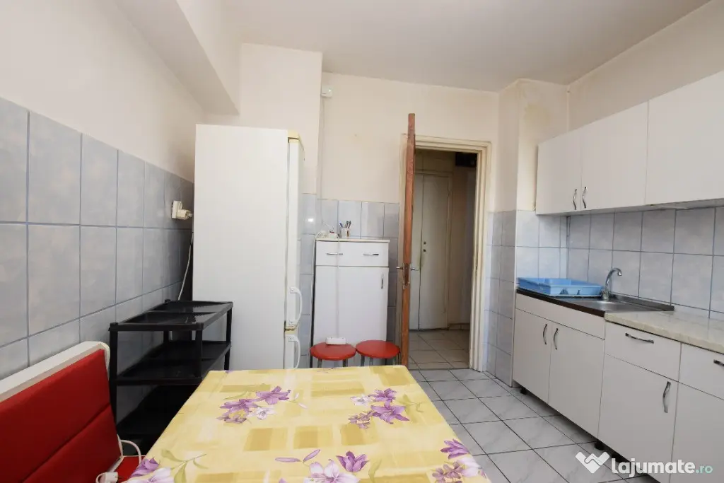 3 camere decomandat, 74 mp, metrou 1 Decembrie 1918 - Bucuresti (Bucuresti-Ilfov)