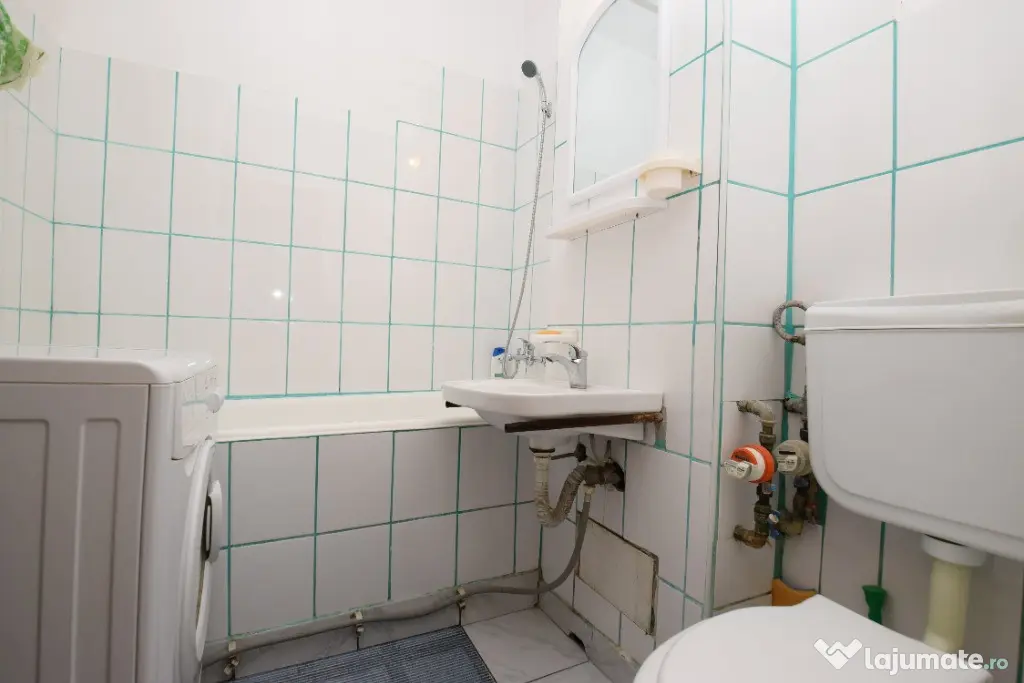 3 camere decomandat, 74 mp, metrou 1 Decembrie 1918 - Bucuresti (Bucuresti-Ilfov)