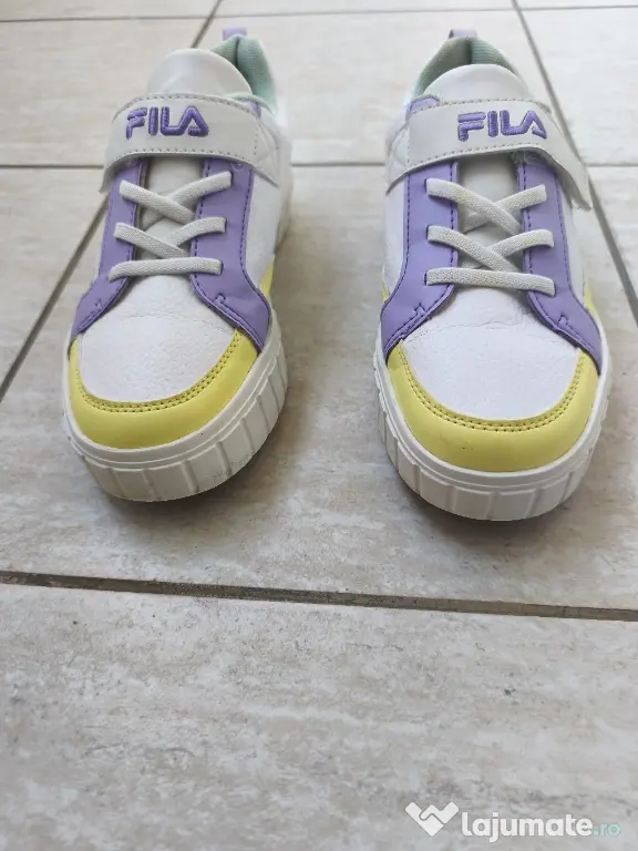 Adidași Fila - Mărime 35 - Stare buna,cu mici semne de uzura