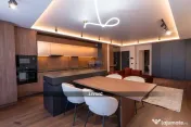 Apartament DELUXE cu 3 camere de închiriat, ultracentral