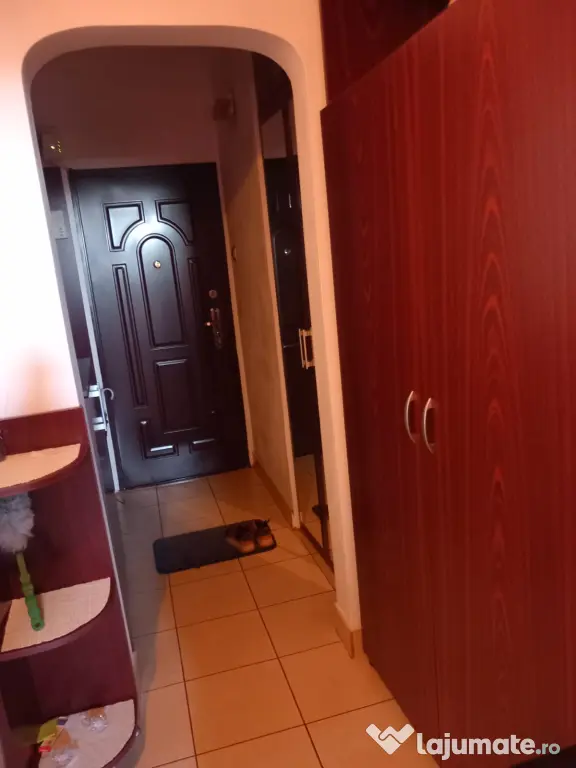 Închiriez apartament 2 camere, complet utilat, in zona Rogerius, Oradea.