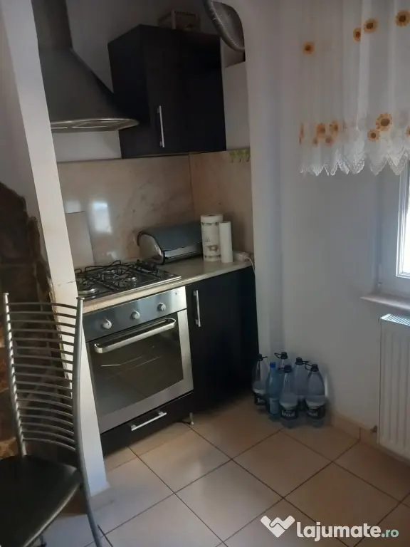 Închiriez apartament 2 camere, complet utilat, in zona Rogerius, Oradea.