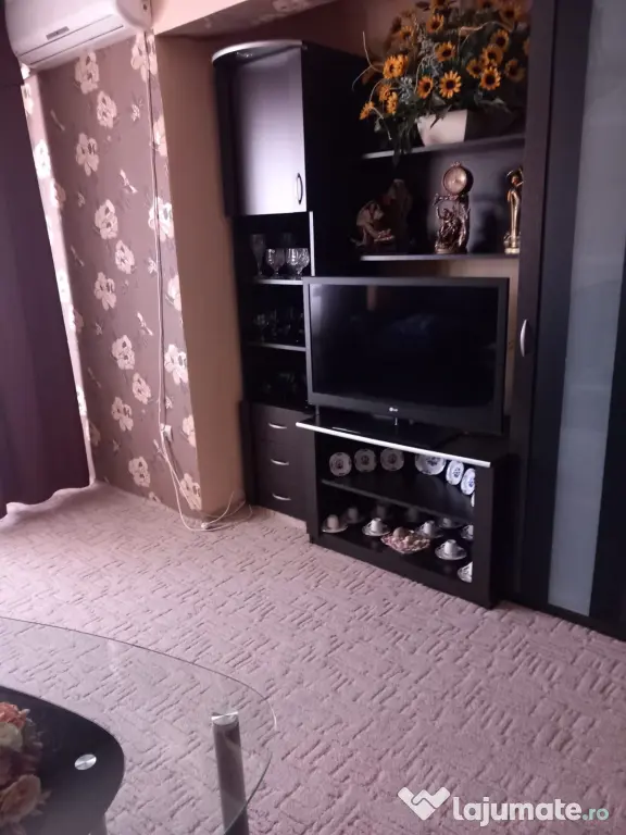 Închiriez apartament 2 camere, complet utilat, in zona Rogerius, Oradea.