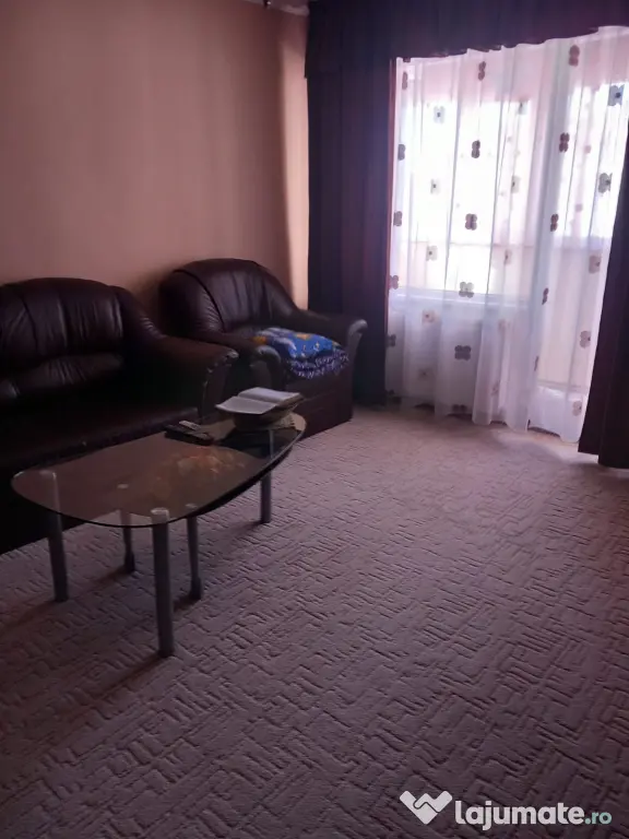 Închiriez apartament 2 camere, complet utilat, in zona Rogerius, Oradea.