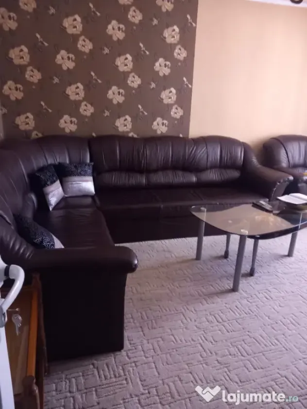 Închiriez apartament 2 camere, complet utilat, in zona Rogerius, Oradea.