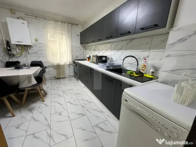 Apartament 4 camere, 2 bai, 78,59 mp, decomandat, zona Obcin - Suceava (Suceava)