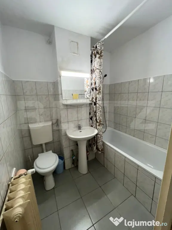 Apartament 3 camere, la doar 3 minute de Facultatea de Arte - Timisoara (Timis)