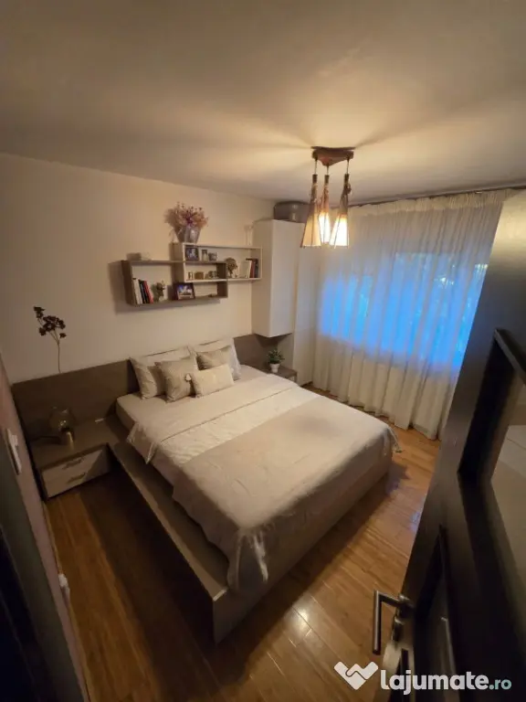Apartament 3 camere de vânzare în zona Dacia – etaj inte - Constanta (Constanta)