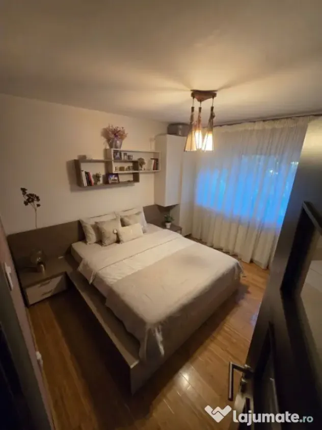 Apartament 3 camere de vânzare în zona Dacia – etaj inte - Constanta (Constanta)