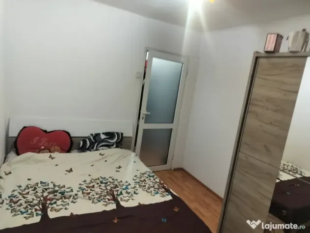 Aartament decomandata, 48 mp utili, zona Rovine - Craiova (Dolj)