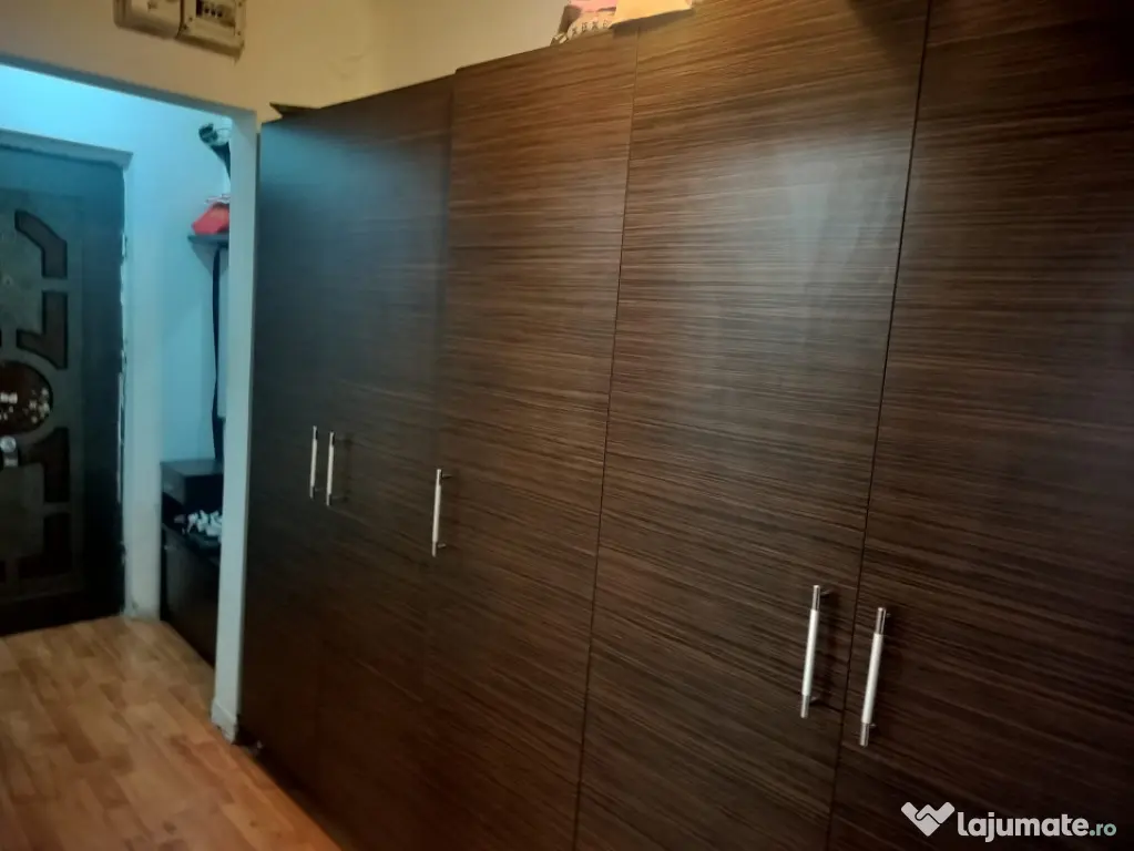 Aartament decomandata, 48 mp utili, zona Rovine - Craiova (Dolj)