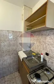 Garsoniera de vânzare 