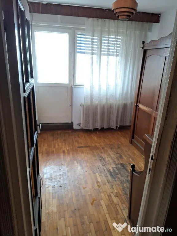 Vând apartament AN 3 Camere - Oradea (Bihor)
