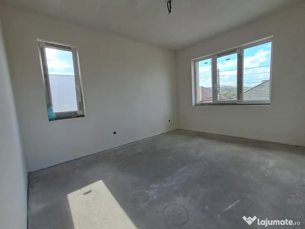 Casa P+E cu CF la zi Apahida central, sup.152 mp util,teren 601 mp. - Cluj-Napoca (Cluj)
