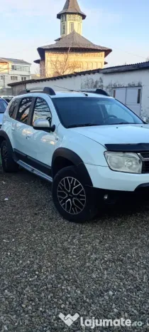 Vând Dacia Duster