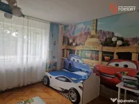 Casa individuala cu 9 camere, in Mosnita Noua, zona centrala 