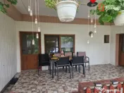 Casa individuala cu 9 camere, in Mosnita Noua, zona centrala 